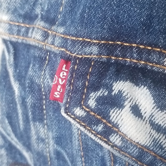 Oversized vintage Levi's jacket - Picture 4 of 9